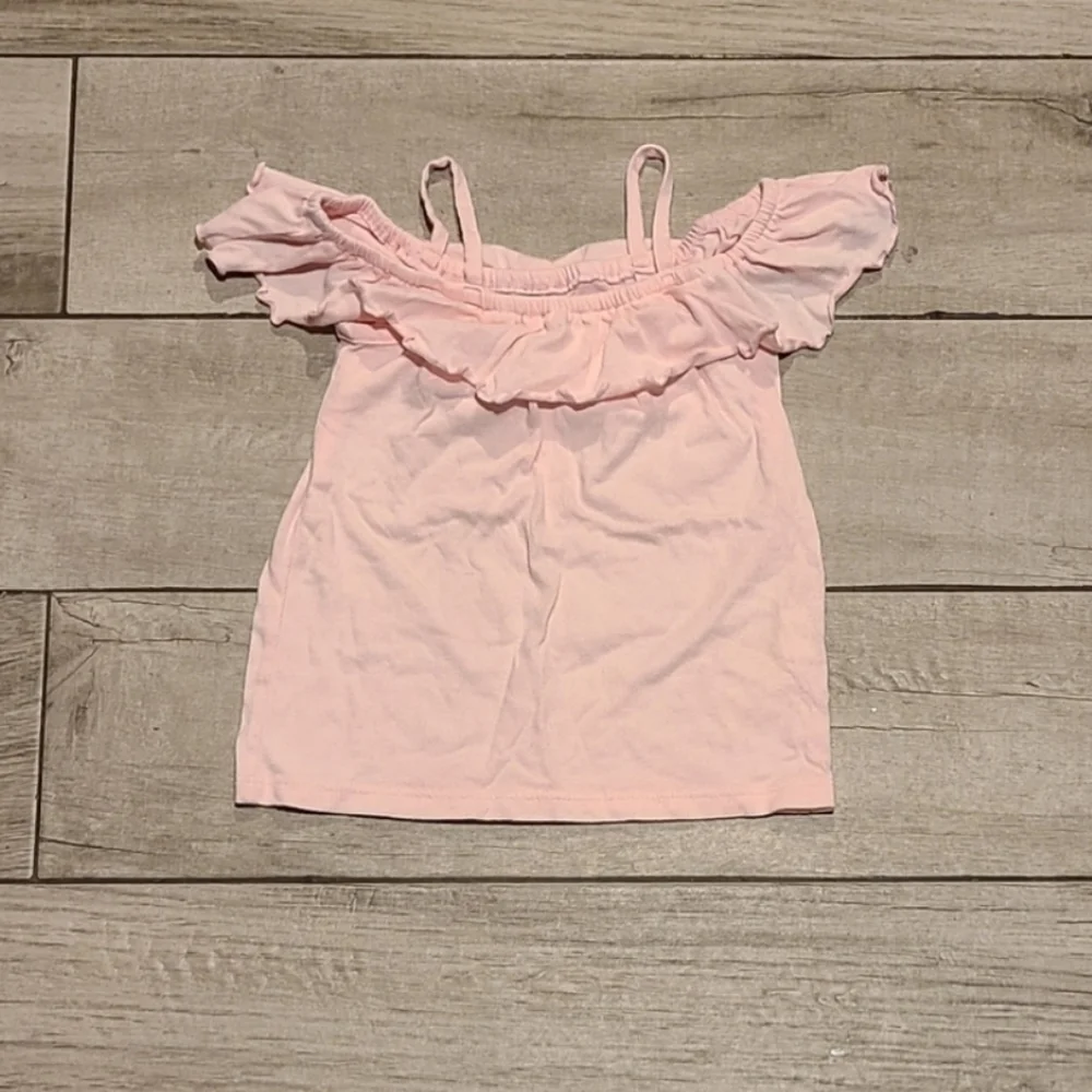 🦔Children's Place Cold Shoulder ruffle tee🌻